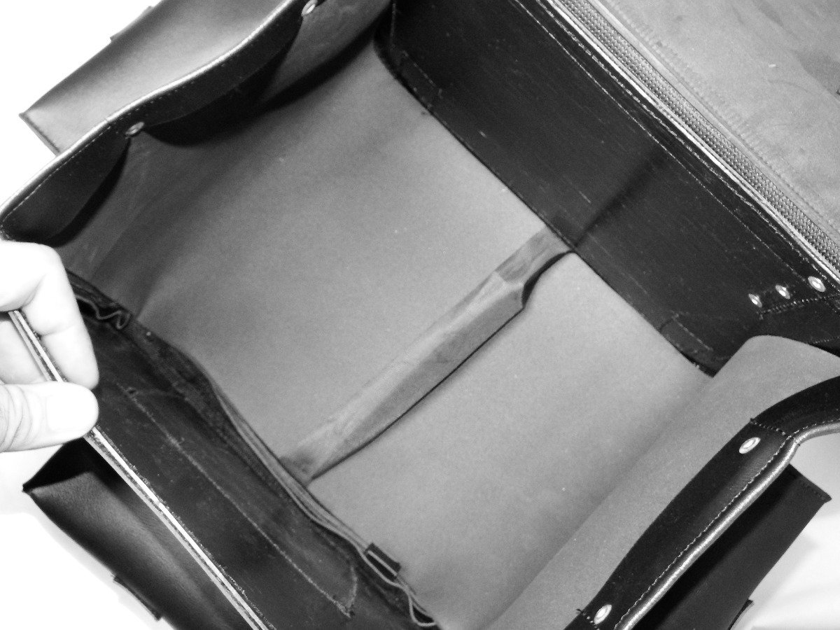 Alforja Negra para Respaldo Imitación Piel (23 L) - Con reflejante