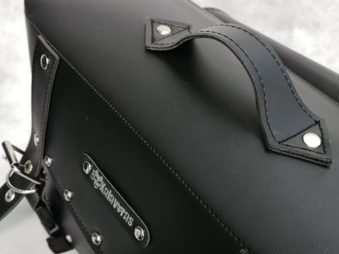 Alforjas Modelo B + Portaherramientas (24 L) - NEGRO C/AGARRADERA