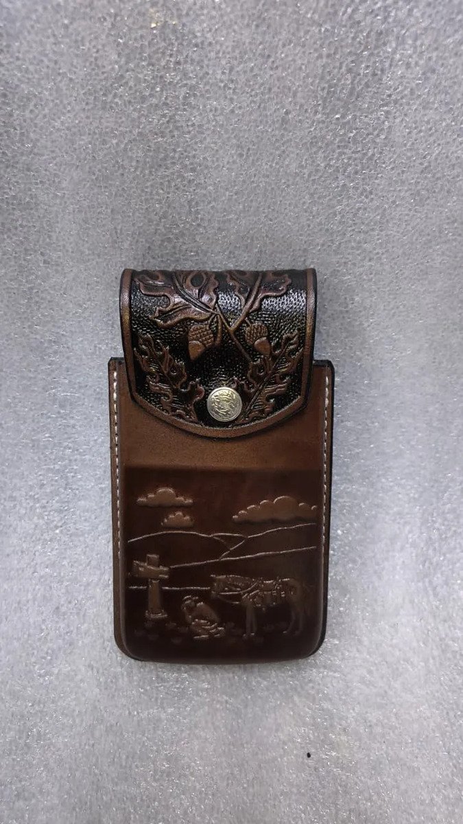 Funda Porta Celular de Piel – Nuevos Diseños - Tumba - Cafe