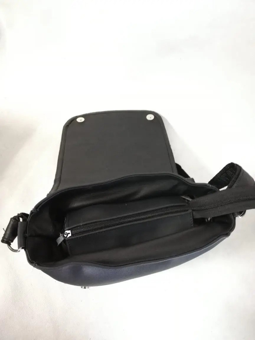 Mariconera de Piel Equipada Negra