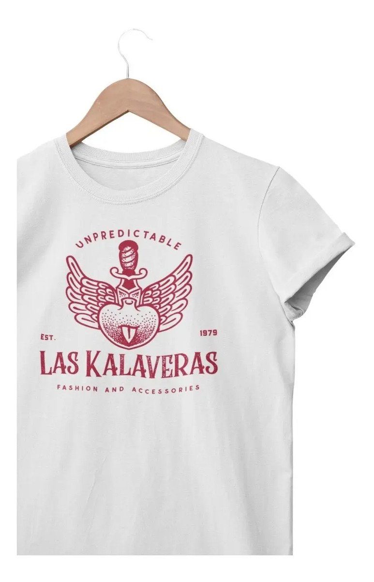 Playera Colección Las Kalaveras - Kalaveras 2 · Calavera con Alas y Daga